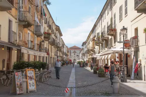 Understanding the Differences Between Residential &  Commercial Properties